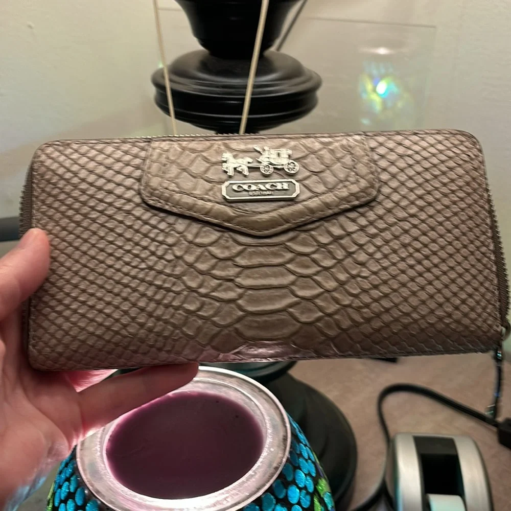 Coach Wallet Snakeskin Embossed - Picture 3 of 9